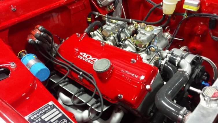 Peugeot 404 engine