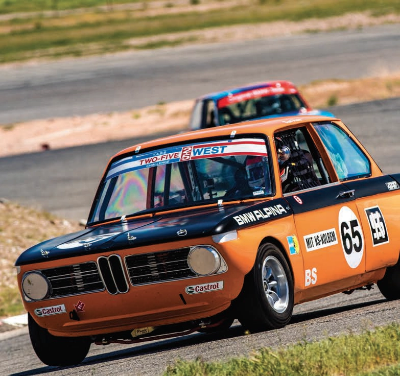 Vintage BMW 1602 racing a BMW 2002